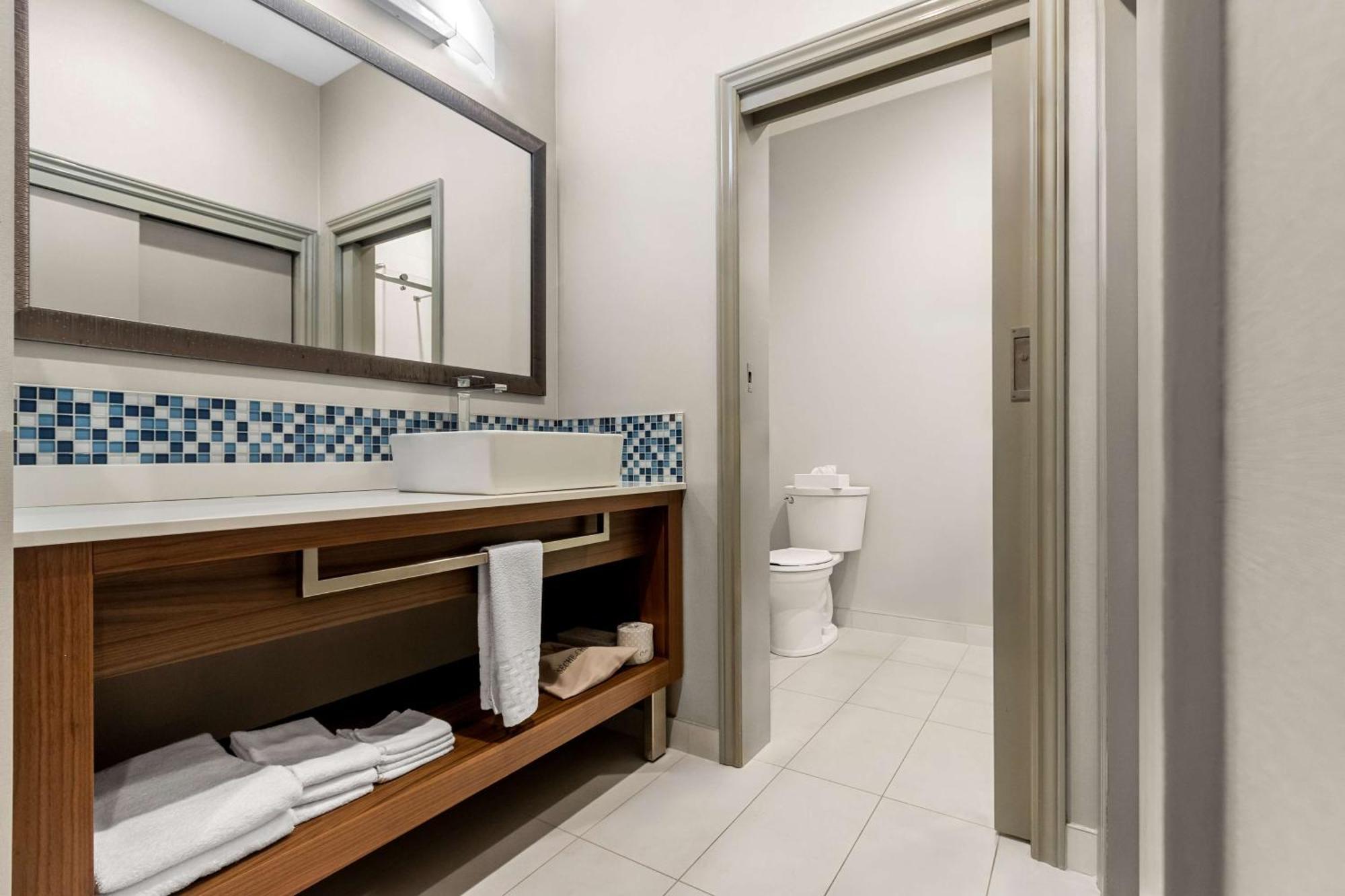 Best Western Plus Mont-Laurier Luaran gambar