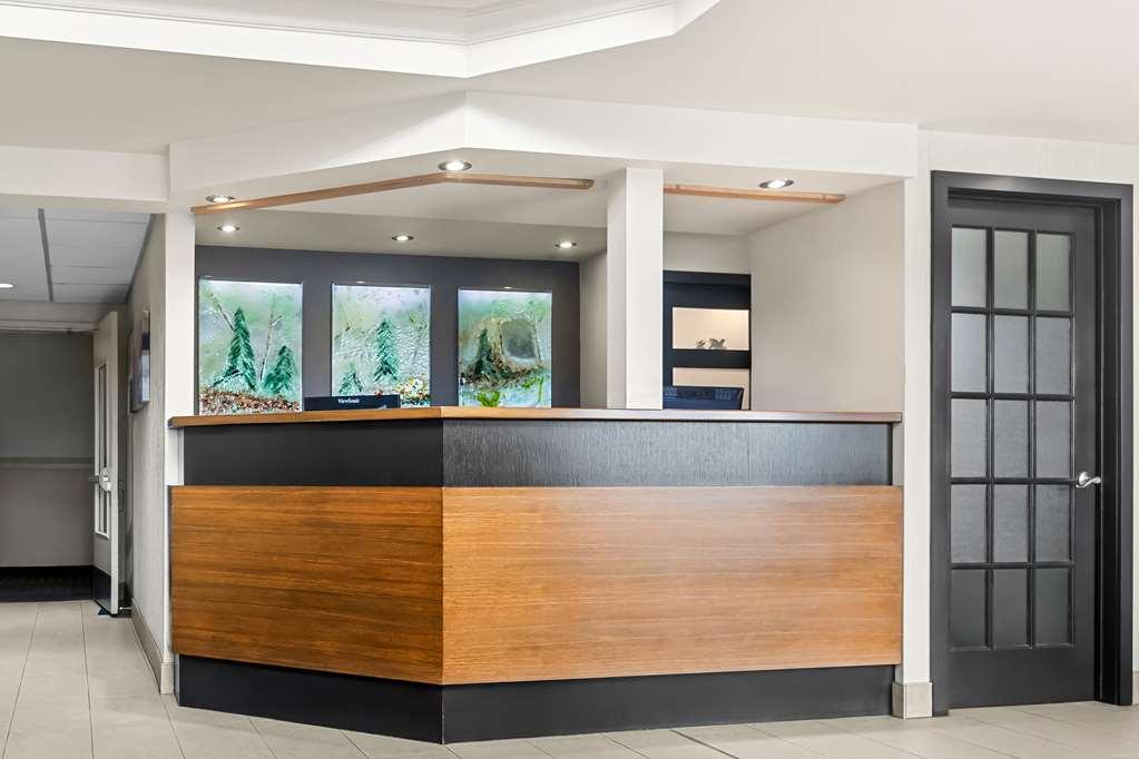 Best Western Plus Mont-Laurier Dalaman gambar